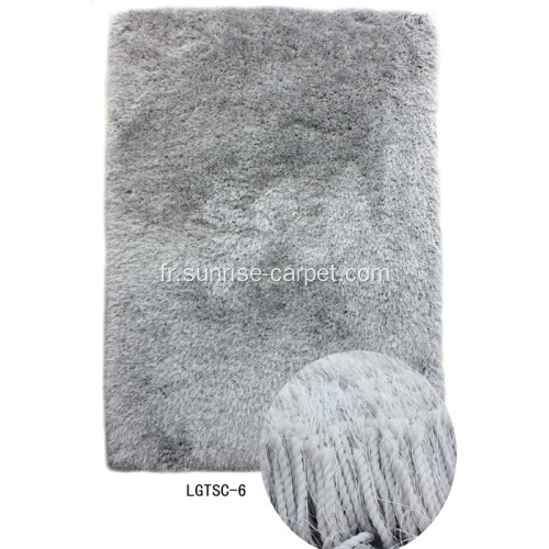 Tapis en polyester avec fil de soie et élastique